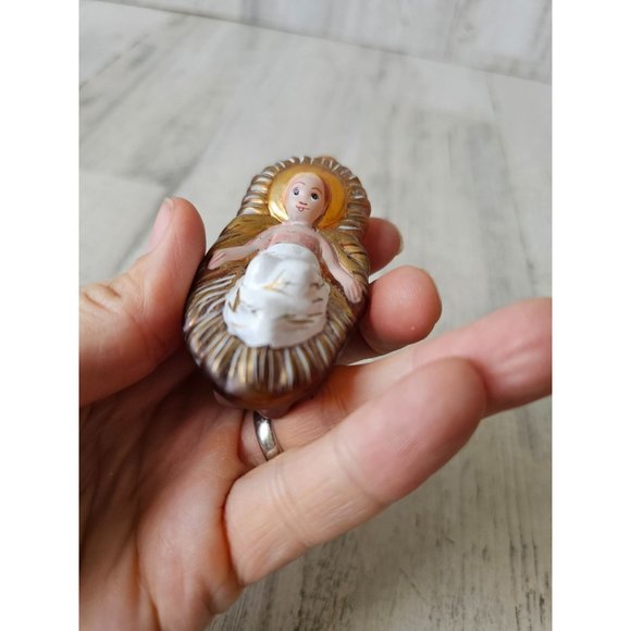 Dept 56 glass baby Jesus nativity ornament Xmas tree crib manger - Picture 8 of 8